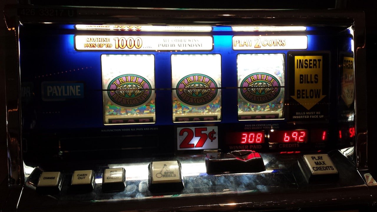 Menu permainan kasino langsung di aplikasi jago88bet dengan blackjack dan roulette