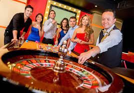 Antarmuka pemilihan meja live game shows dengan informasi batas taruhan dan dealer